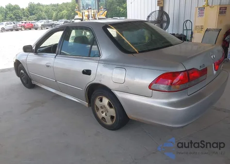 2002 Honda Accord 3.0 Ex z USA, uszkodzony, nr VIN 1HGCG16512A066153